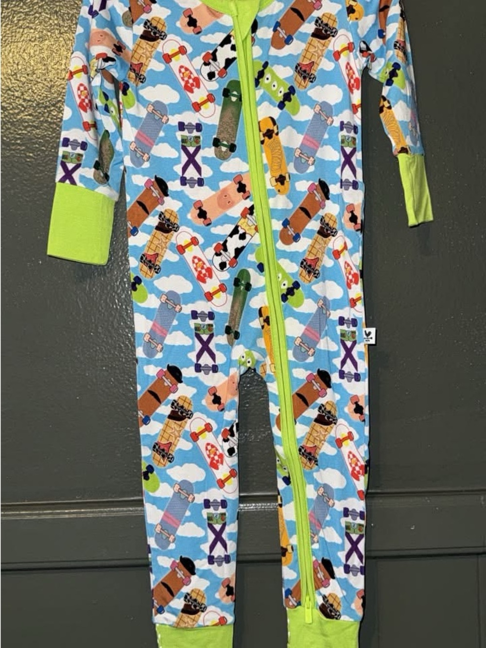 BAMBOO Kids Skateboard Print Footie in Light Blue and Lime